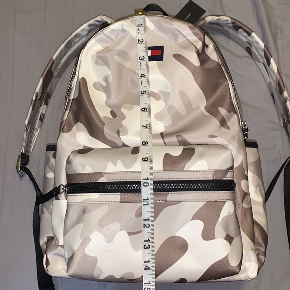 Tommy Hilfiger / Camo Backpack - Picture 8 of 10